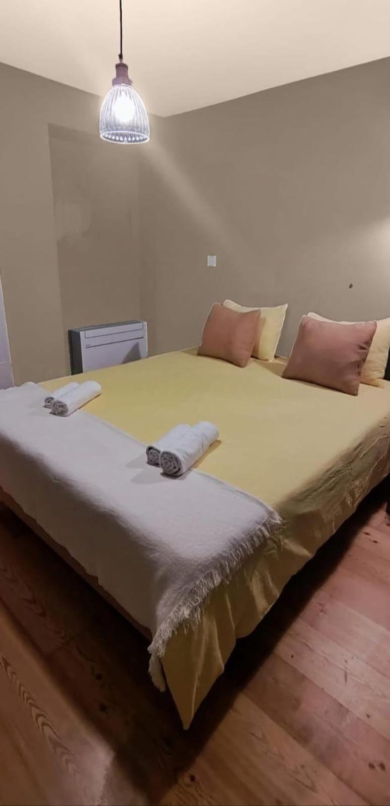 Double Room With Private Wc In Shared House In Downtown Лиссабон Экстерьер фото